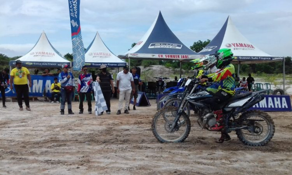 Yamaha kembali Test Ride Pada Sirkuit Sekar Biru Parit 3