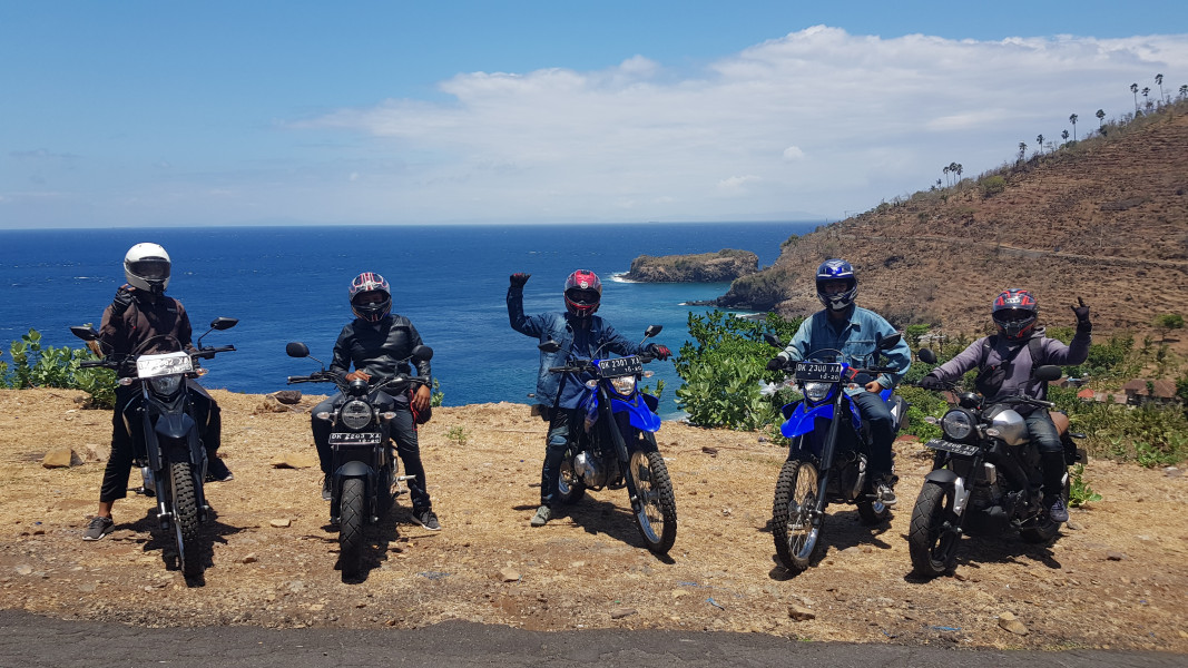 Hobi Baru Biker, Riding WR 155 R ke Tempat Wisata